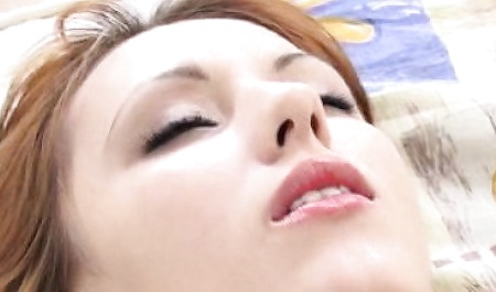 Домашний секс с тощей русской девкой