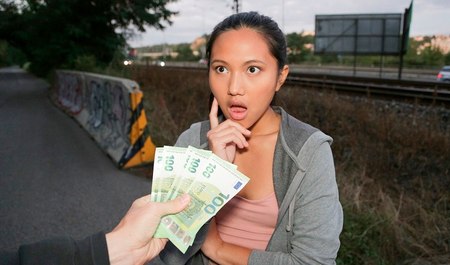 Трахнул тайку за деньги и выложил видео на сайт