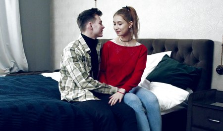 Пара из Москвы искренне любит русское порно, а потому занимается им...