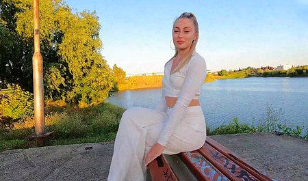 Билоуфри занимается с другом сексом на первом свидании