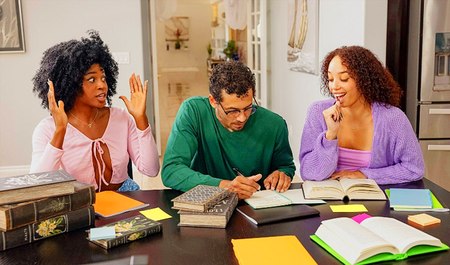 У ботаника самый огромный член, поэтому парни спортсмены идут нафиг...