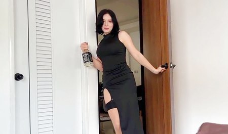 Сводная сестра Свити Фокс нехило накидалась и была четко трахнута братцем...