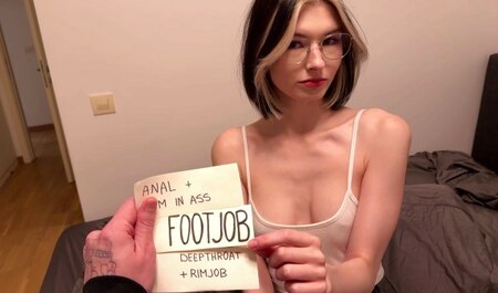 Замутил со сводной сестрой челлендж с плойкой и футджобом