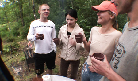 Студентки самарского университета сношаются во все дырки во время пикника за Волгой